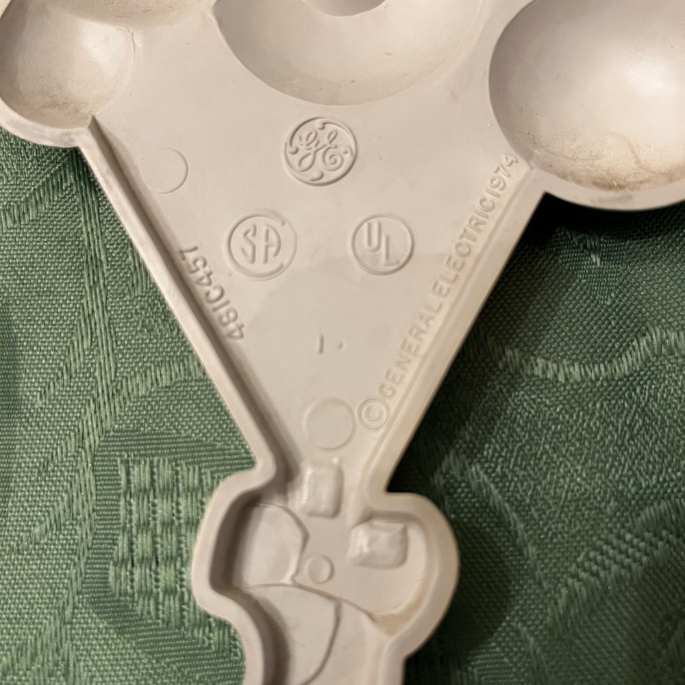 Vintage General Electric 1974 Colorful Balloon Light Switch Cover - Picture 4 of 5